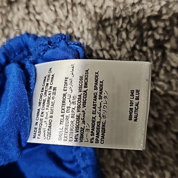 STUNNING BEBE BLUE BUTTERFLY STRETCHY TOP - Picture 7 of 8